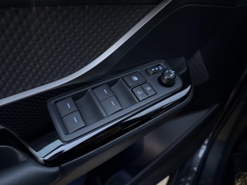 Toyota C-HR I Crossover Facelifting 2.0 Hybrid Dynamic Force 184KM 2021 Toyota C-HR 2.0 Hybrid Executive 2.0 Hybrid Execut, zdjęcie 24