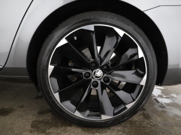 Skoda Superb III Scout 2.0 TDI SCR 200KM 2023 Skoda Superb Sportline | Panorama | Hak | Kamera 3, zdjęcie 28