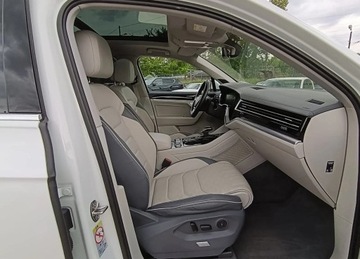 Volkswagen Touareg III SUV 3.0 V6 SCR TDI 286KM 2018 Volkswagen Touareg 3.0 V6 TDI SCR 4Mot Elegance, zdjęcie 2