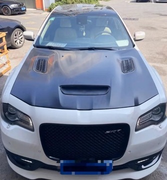 CHRYSLER 300 300C 300S 2011-2023 KAPOTA MOTORU HLINÍK SRT STYLE + VSTUPY