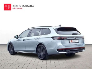 Volkswagen Passat B9 2024 Volkswagen Passat SalonPL 265KM 4x4 DSG R-line DCC Pakiety PANORAMA Kam.36, zdjęcie 6