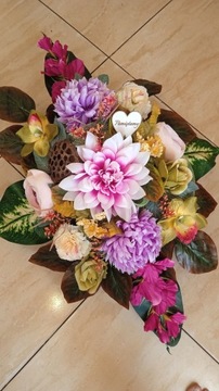 Набор для украшения могилы искусственными цветами на кладбище