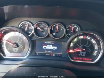 Chevrolet Silverado II 2022 Chevrolet Silverado 1500 Short Bed RST 2022 5.3l 5.3 Benzyna 355KM, zdjęcie 10