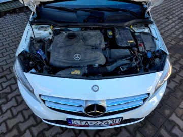 Mercedes Klasa A W176 Hatchback 5d Facelifting 180 122KM 2015 Mercedes A180 Aklasa 1,6 122KM 2Style Xenon, zdjęcie 4