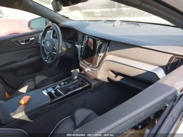 Volvo 2022 Volvo S60 Recharge Plug-in hybrid t8 2.0 Hybryda Plug-in 312KM, zdjęcie 8