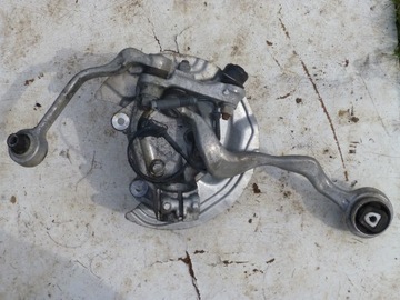 Zwrotnica prawa przód 6764444 BMW1 E87 2,0d