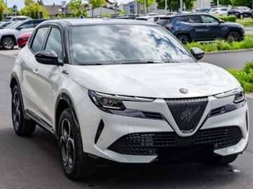 Alfa Romeo Junior SUV 1.2 Hybrid 145KM 2026 ALFA ROMEO Junior Sport Speciale 1.2 (145 KM) 2026, zdjęcie 3