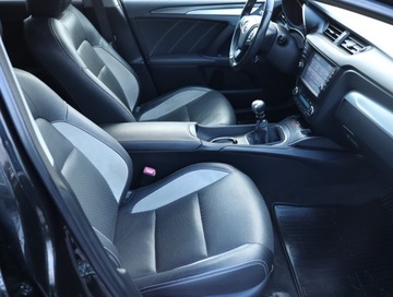 Toyota Avensis III Wagon Facelifting 2015 2.0 D-4D 143KM 2016 Toyota Avensis 2.0 D-4D, Salon Polska, Serwis ASO, zdjęcie 8