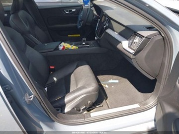 Volvo S60 III 2024 Volvo S60 B5 Core Dark Theme 2024 2.0l 2.0 Benzyna 247KM, zdjęcie 8