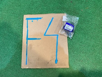 VOLVO C40 BUFFER KRYT KUFRU PRAVÝ 32131572