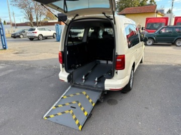 Volkswagen Caddy IV Kombi Maxi 2.0 TDI SCR BlueMotion Technology 102KM 2019 Volkswagen Caddy niepełnosprawnych rampa inwalida, zdjęcie 2