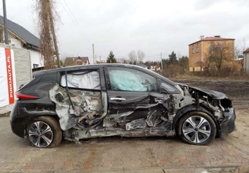 Nissan Leaf II Hatchback Elektryczny 40kWh 150KM 2020 Nissan Leaf Okazja Elektryczny 150KM, zdjęcie 15