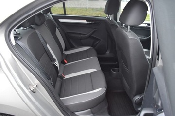 Skoda Rapid II Liftback Facelifting 1.0 TSI 110KM 2017 Skoda RAPID SalonPL 1.0 TSI 110KM AmbitionAudio Klimatyzacja Alu 15 Dealer, zdjęcie 30
