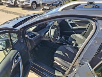 Peugeot 2008 I SUV Facelifting 1.2 PureTech 110KM 2016 Peugeot 2008 1,2 110KM klimatronik apnorama alu navi elektryka oplacony, zdjęcie 9