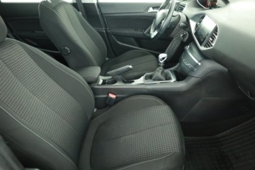 Peugeot 308 II SW Facelifting 1.5 BlueHDI 130KM 2019 Peugeot 308 1.5 BlueHDi, Salon Polska, Serwis ASO, zdjęcie 6