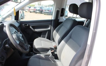 Volkswagen Caddy III Kombi Facelifting 1.6 TDI 102KM 2014 Volkswagen Caddy 1.6D 102KM przeb.163tys klima hak ksiazka 1.6 Diesel, zdjęcie 5