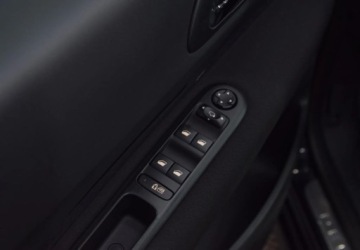 Peugeot 3008 I Crossover 1.6 156KM 2011 Peugeot 3008 Benzyna_Panoramiczny dach_Hak_ 1.6 Benzyna 156KM, zdjęcie 17