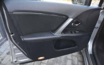 Toyota Avensis III Wagon Facelifting 2.2 D-4D 150KM 2013 Toyota Avensis Toyota Avensis 2.2 D-4D Premium 2.2 Diesel 150KM, zdjęcie 17