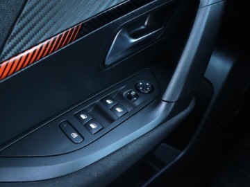 Peugeot 2008 II SUV 1.2 PureTech 100KM 2021 Peugeot 2008 1.2 PureTech, Salon Polska, zdjęcie 16