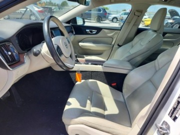 Volvo S60 III 2021 Volvo S60 T5 Momentum 2021 2.0 Benzyna 250KM, zdjęcie 7