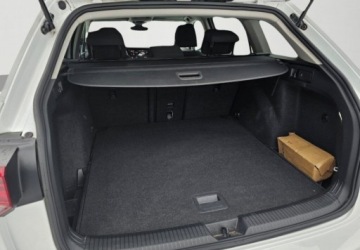 Volkswagen Golf VIII Hatchback 1.5 eTSI EVO mHEV 150KM 2022 Volkswagen Golf Variant Stan bdb - Alcantara - Kamera - Czujniki - Podgrz., zdjęcie 8