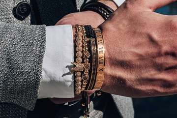 Комплект браслетов с золотыми бусинами-короной LUXMEN