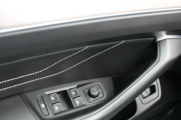 Volkswagen Passat B8 Variant Facelifting 2.0 TDI SCR 150KM 2022 Volkswagen Passat ELEGANCE 2.0 TDI DSG Salon PL GWARANCJA SelectCar+ FV 23%, zdjęcie 34