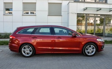 Ford Mondeo V Kombi Facelifting 2.0 EcoBlue 190KM 2019 Ford Mondeo SW 2019 r. 2,0TDCI(190KM) Automat Lift Salon PL 1 wl. Bezwypad, zdjęcie 4