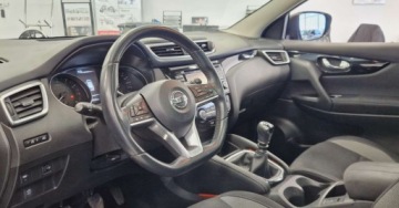 Nissan Qashqai II Crossover Facelifting 1.6 DiG-T 163KM 2018 Nissan Qashqai 1.6 DIG-T 163KM Panoramadach Kamera cofania 1.6 Benzyna, zdjęcie 10