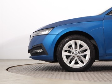 Skoda Octavia IV Liftback 2.0 TDI 150KM 2022 Skoda Octavia 2.0 TDI, Salon Polska, zdjęcie 12