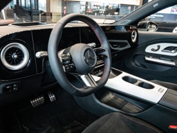 Mercedes CLA C118/X118 2025 MERCEDES-BENZ CLA 200 AMG Line Sedan 1.5 (163KM) 2025, zdjęcie 13