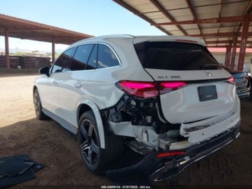 Mercedes GLC C254/X254 2023 Mercedes-Benz GLC 2023 MERCEDES-BENZ GLC 300 SUV 2.0 Benzyna 255KM, zdjęcie 3