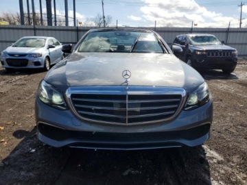 Mercedes Klasa E W213 2017 Mercedes-Benz Klasa E 2017 MERCEDES-BENZ E 300 4MATIC 2.0 Benzyna 241KM, zdjęcie 5