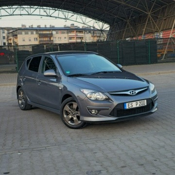 Hyundai i30 I Hatchback 1.4 109KM 2010 Hyundai i30 1.4 Blue Classic, zdjęcie 1