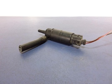 AUDI A4 B7 PUMPIČKA OSTŘIKOVAČŮ 3B7955681 2PIN