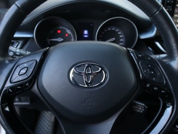 Toyota C-HR I Crossover 1.8 Hybrid 122KM 2019 Toyota C-HR 1.8 Hybrid, Salon Polska, zdjęcie 18