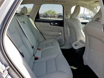Volvo XC60 II 2022 Volvo XC 60 B5 Momentum 2022 2.0l 2.0 Benzyna 247KM, zdjęcie 11