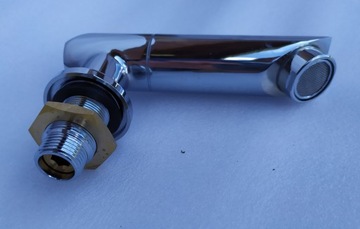 Смеситель излив для гидромассажной ванны-джакузи длиной 1/2 дюйма.