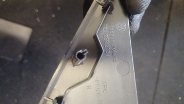 KRYT BOČNÍ DESKY ROZDĚLOVACÍ VW T6 7E1 858 218 A 7E1858218A