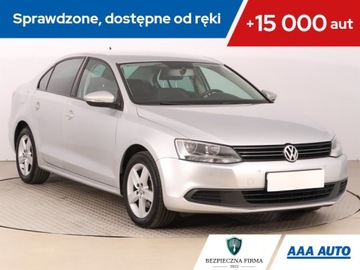 Volkswagen Jetta VI Sedan 1.6 TDI CR DPF 105KM 2013