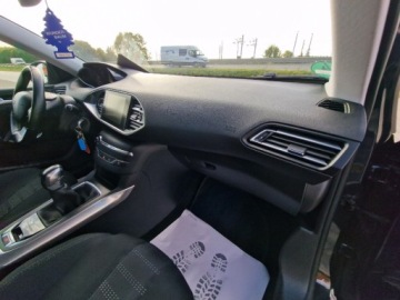 Peugeot 2016 Peugeot 308 1.2 115PS Po Liftingu Ksenon Kamera Navi Gwarancja 1.2 Benzyna, zdjęcie 27