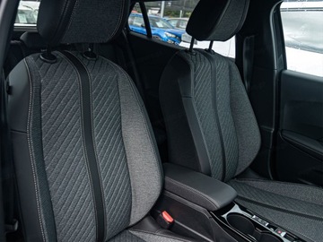 Peugeot 2008 II 2025 Od ręki - Allure EAT8 1.2 PureTech 130KM / Pakiet Vision i Drive Assist, zdjęcie 4