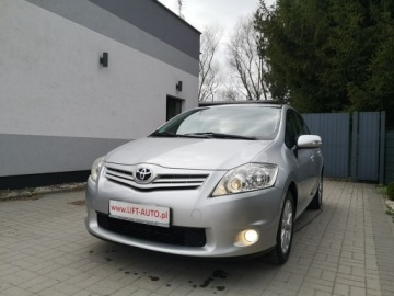 Toyota Auris I Hatchback 5d Facelifting 1.6 Valvematic 132KM 2011 Toyota Auris 1.6 Benzyna 132KM Klimatr LIFT Isofix