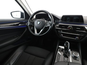BMW Seria 5 G30-G31 Touring 520d 190KM 2019 BMW 520 20d Automat Sport Line Panorama Navi, zdjęcie 15