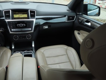 Mercedes Klasa M W166 Off-roader 350 BlueTEC 4MATIC 258KM 2011 Mercedes ML ML 350 BlueTEC, Salon Polska, zdjęcie 7