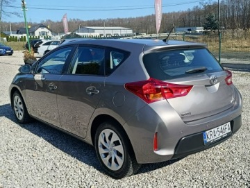 Toyota Auris II Hatchback 5d Dual VVT-i 100 99KM 2013 Toyota Auris Bezwypadkowa, tylko 17000 km, zdjęcie 3