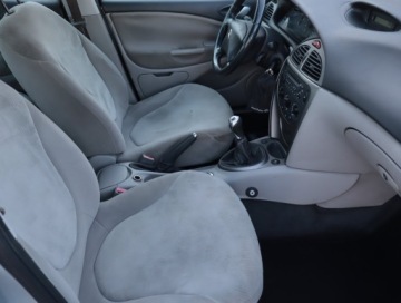 Citroen C5 II Hatchback 1.8i 16V 116KM 2004 Citroen C5 1.8 16V , Salon Polska, GAZ, HAK, zdjęcie 8