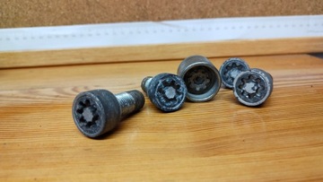 Śruby zabezpieczające złodziejki VW Audi OE M14x1,5x27,5mm