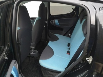 Peugeot 107 2008 Peugeot 107 1.0 16V 66KM Klimatyzacja Isofix, zdjęcie 16