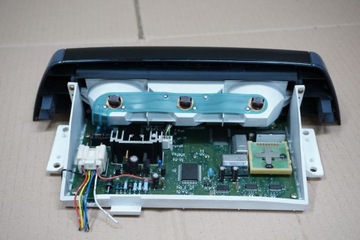 LAND CRUISER 90 95 PANEL BUDÍKY DISPLEJ
